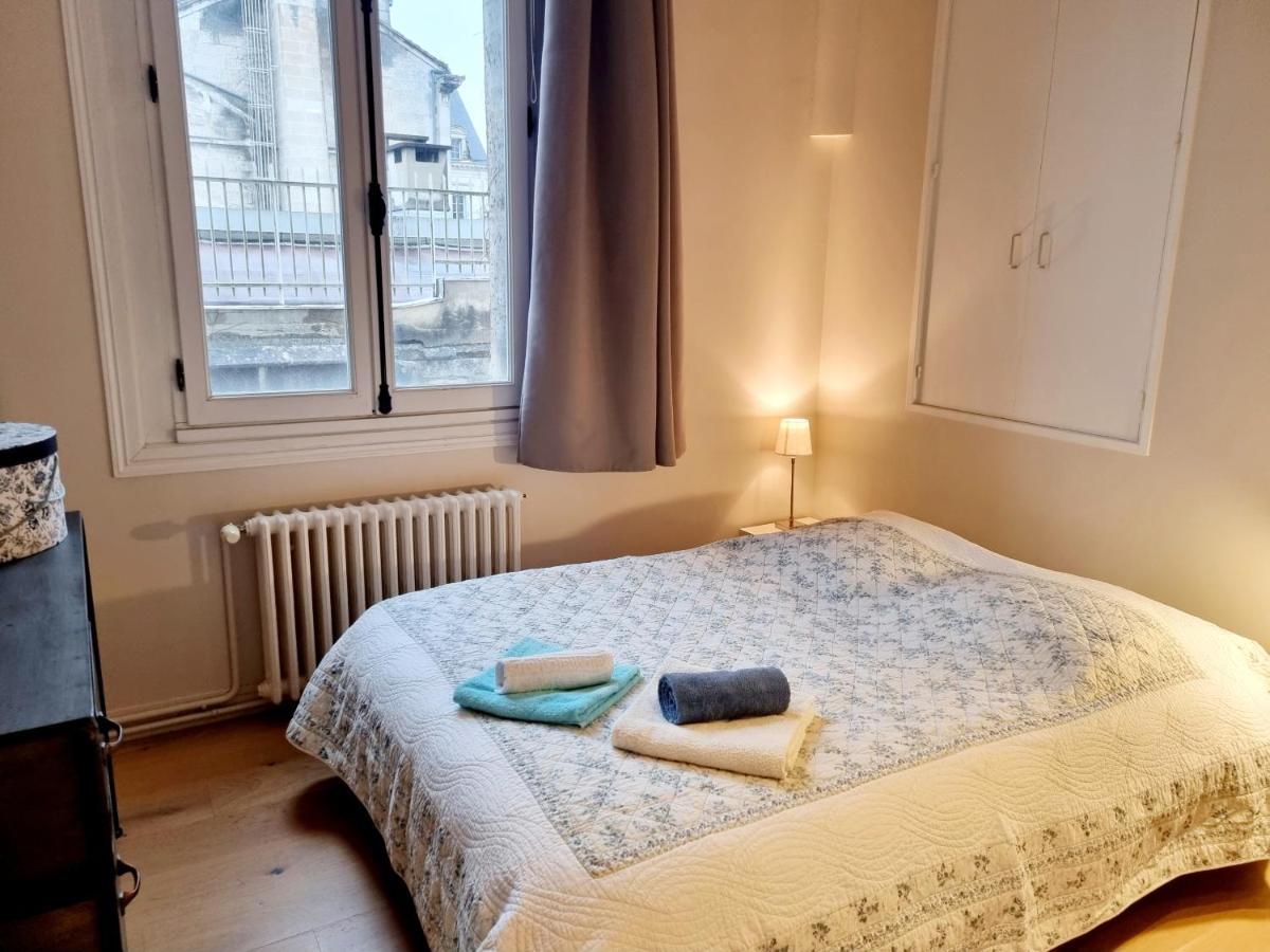 Face A L'Hotel De Ville Grand Et Lumineux Appartement Angulema Exterior foto